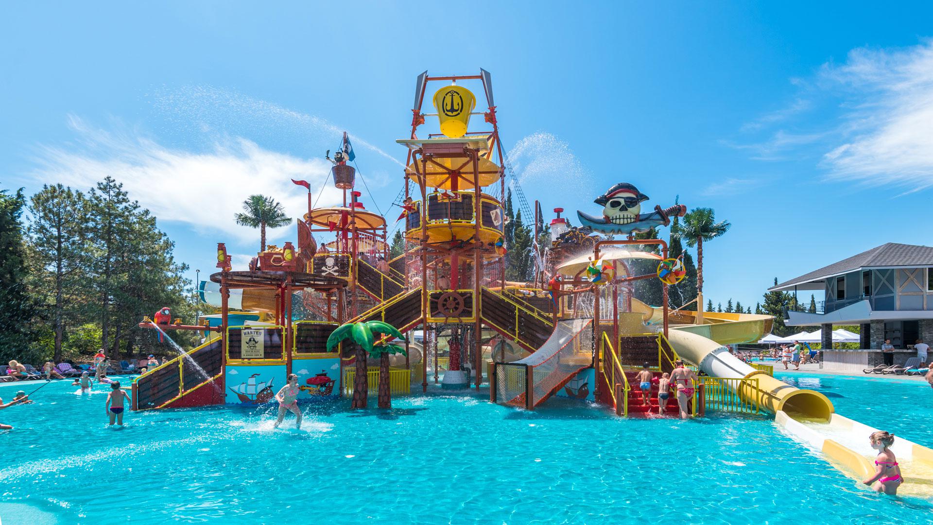 Аквапарк отеля Ялта Интурист в Крыму