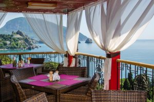 Отель «Веселый Хотей»