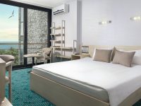 Люкс двухкомнатный с двусп кроватью и двумя односпальными кроватям...