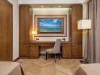 Санаторий «Форос». Рабочий уголок в спальне.