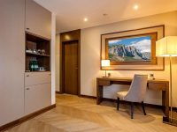 Санаторий «Форос». Зона гостиной в номере.