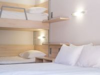 Стандарт улучшенный с двуспальной и двухъяруcной кроватями Green Park (4...