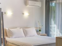 Стандарт улучшенный с двуспальной и двухъяруcной кроватями Green Park (5...