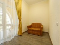 кресло в полулюксе